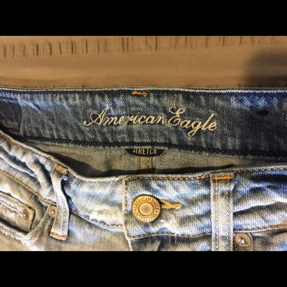 AE shortie shorts frayed with lace details - Picture 2 of 5